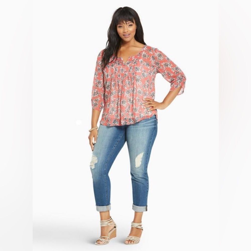 Torrid Floral Print Chiffon Pintuck Top - Picture 3 of 9